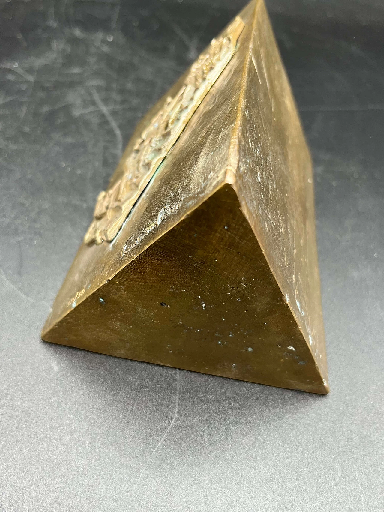 Bronze pen holder sculpture by Giuseppe Tarantino, 1960s 6