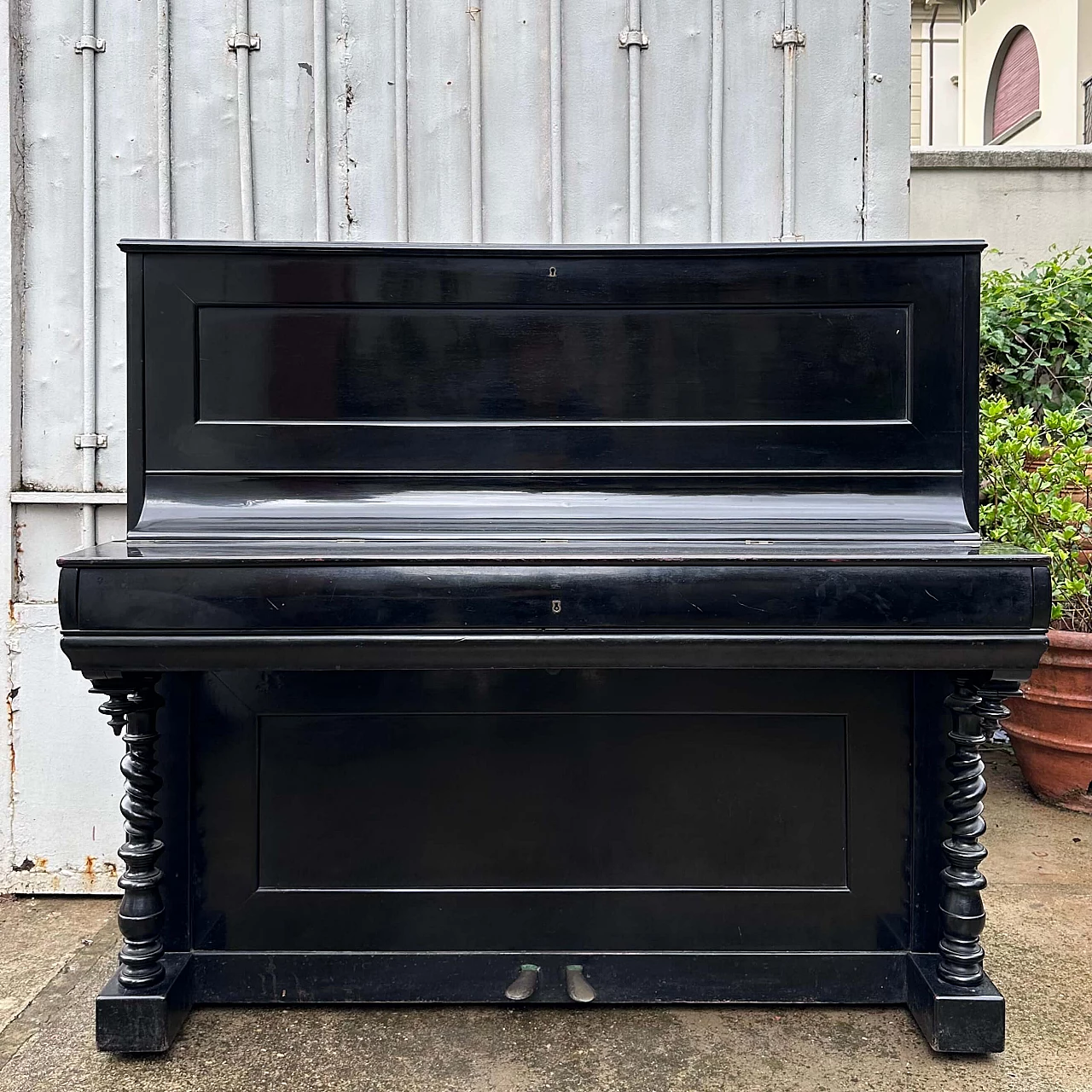 Boisselot et Fils ebonised wooden upright piano, 19th century 1