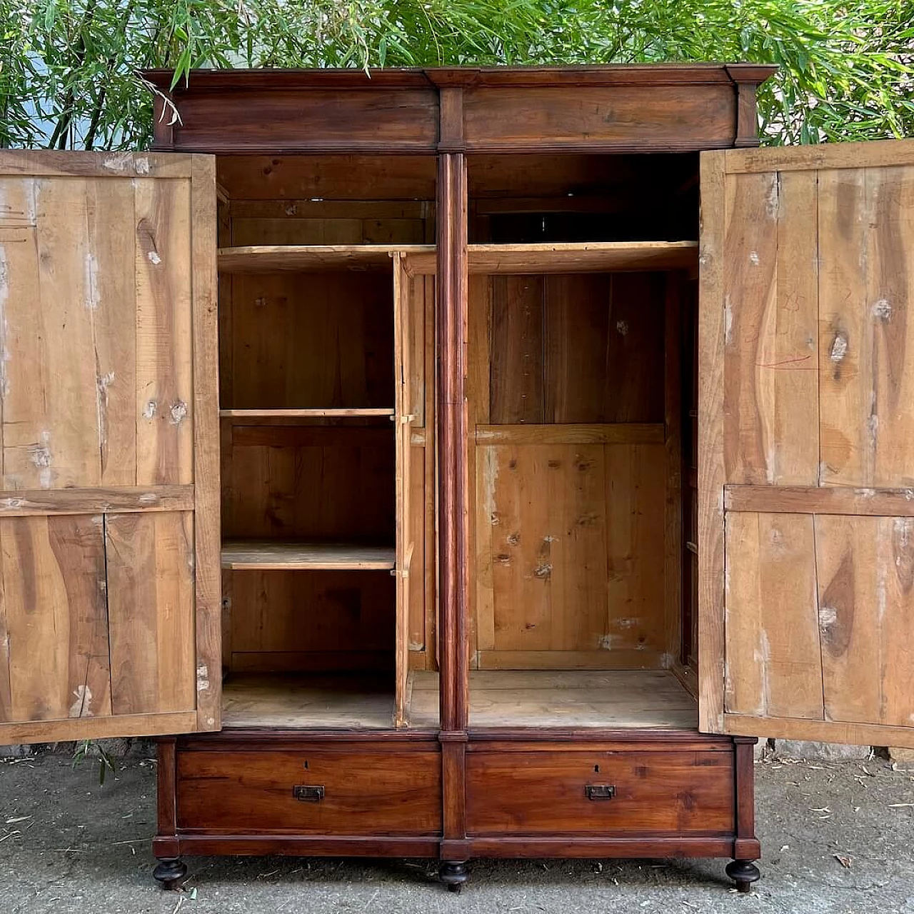 Walnut wardrobe with two doors and two drawers, 19th century 3