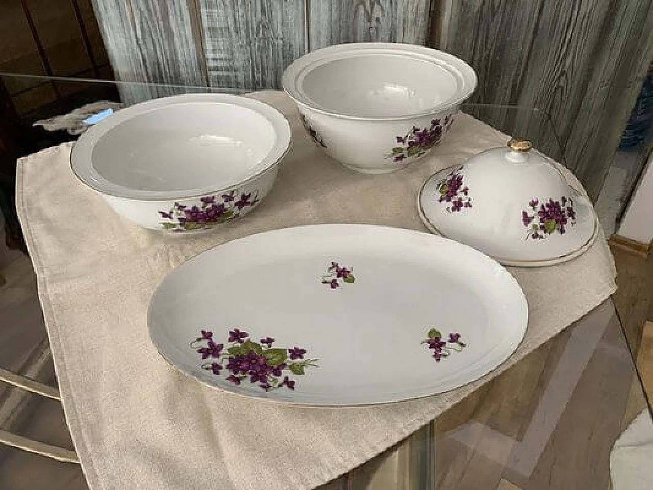 Porcelain table service by Henneberg Porzellan 1777, 1960s 4