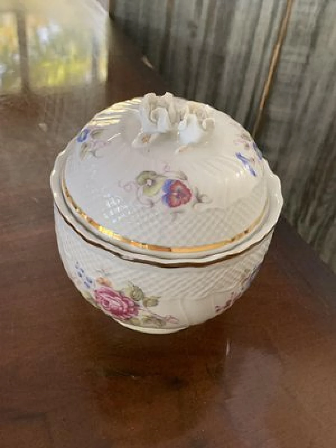 Porcelain box with lid by Hollóháza 4