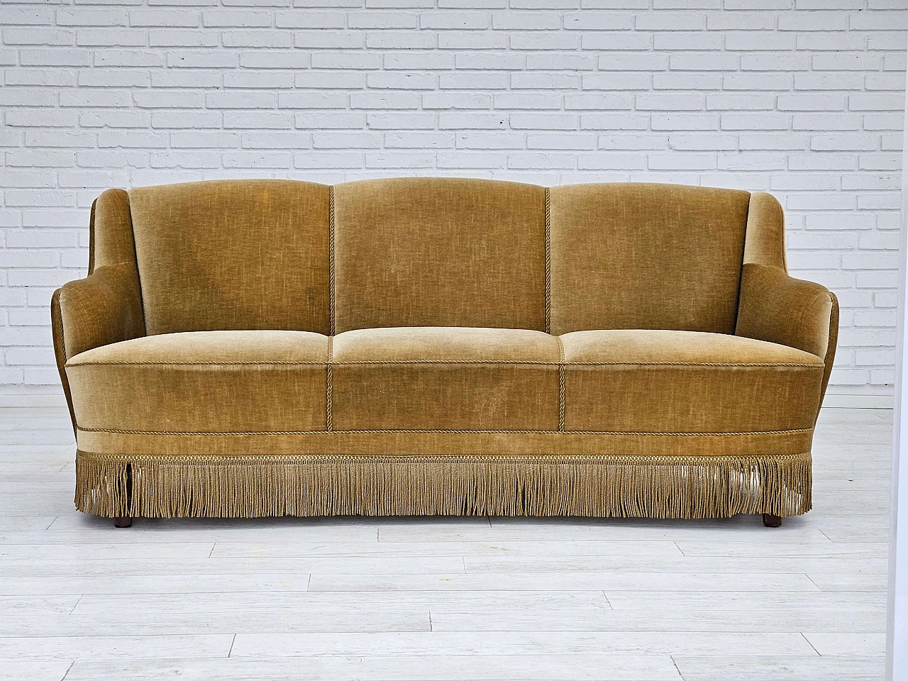 Danish Banana three-seater sofa in green velvet, 1970s 1