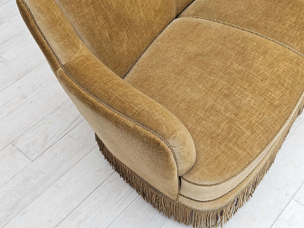 Danish Banana three-seater sofa in green velvet, 1970s 5