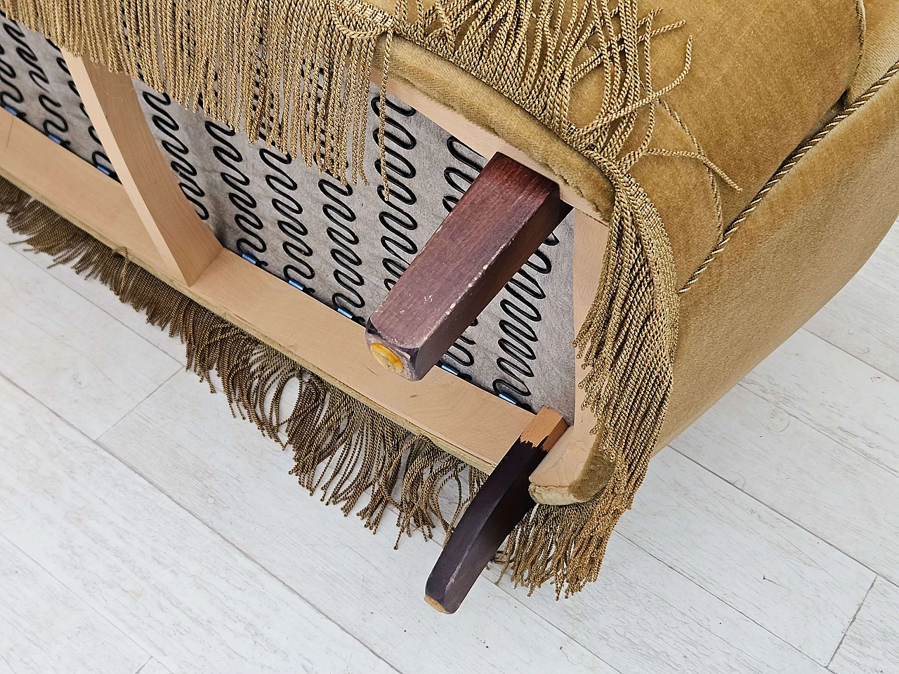 Danish Banana three-seater sofa in green velvet, 1970s 15