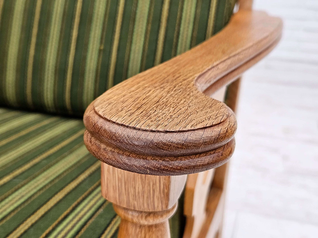 Poltrona danese in quercia e lana verde, anni '70 7