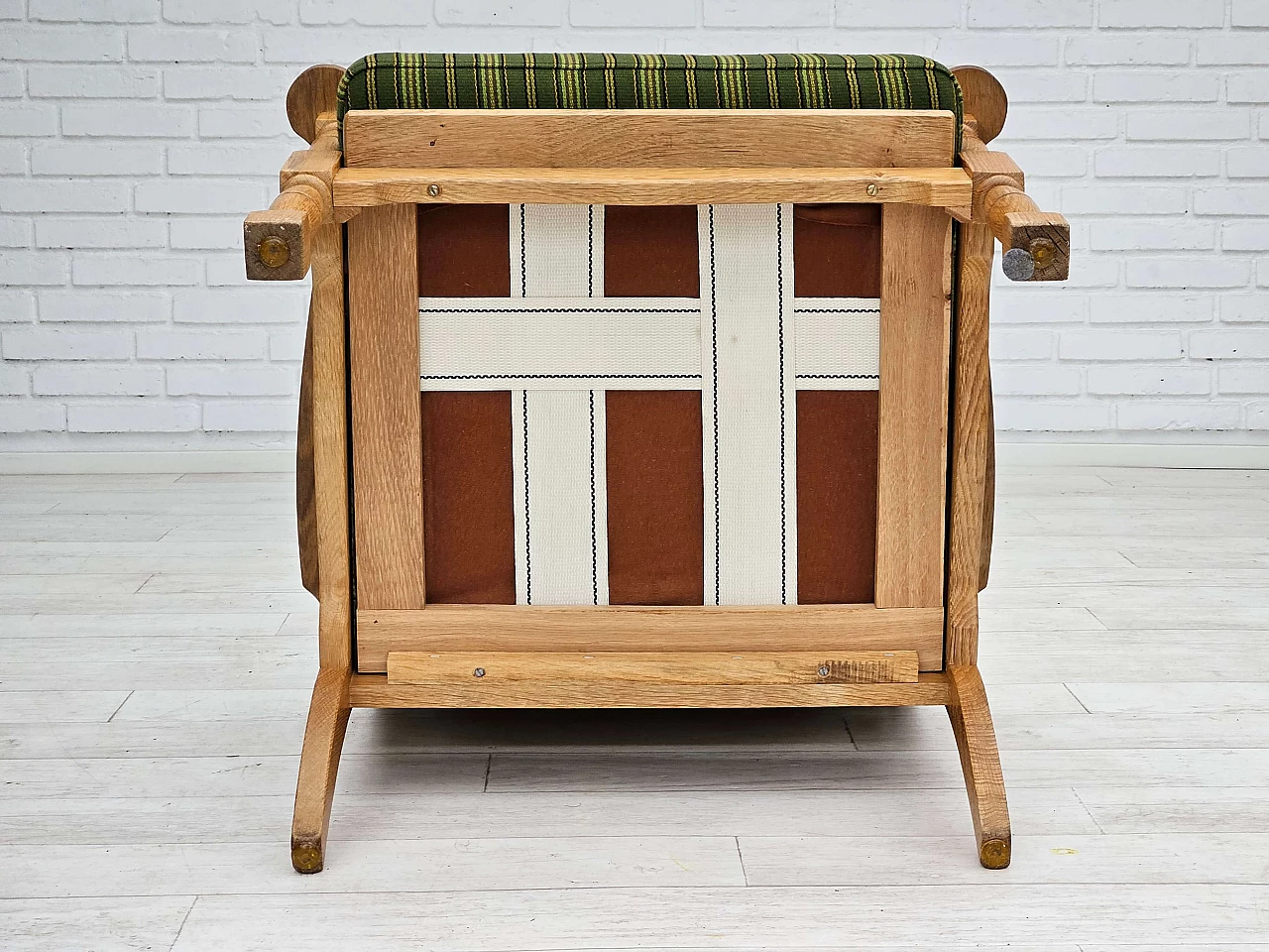 Poltrona danese in quercia e lana verde, anni '70 15