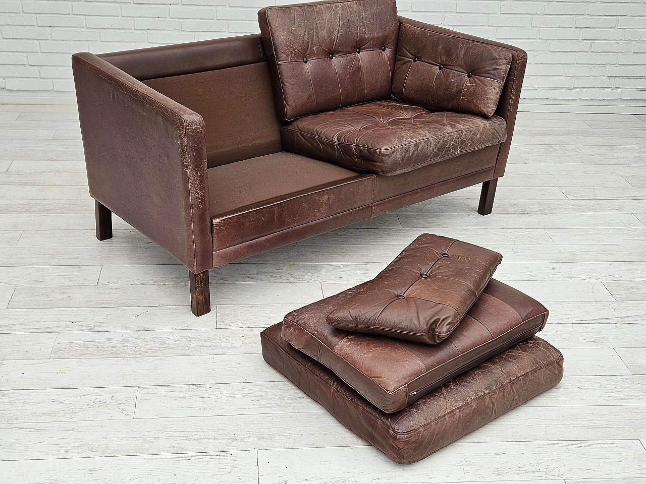 Divano danese in pelle marrone a due posti, anni '70 10