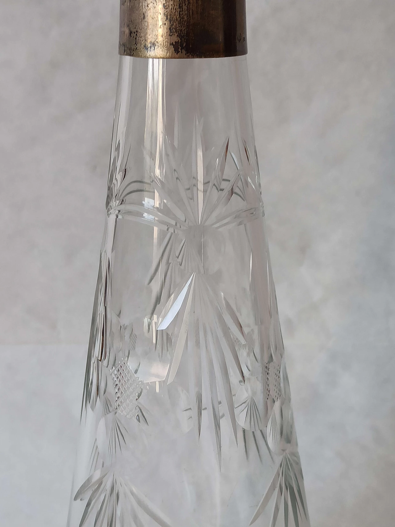 Bottiglia in cristallo Baccarat con collo in argento, anni '70 2