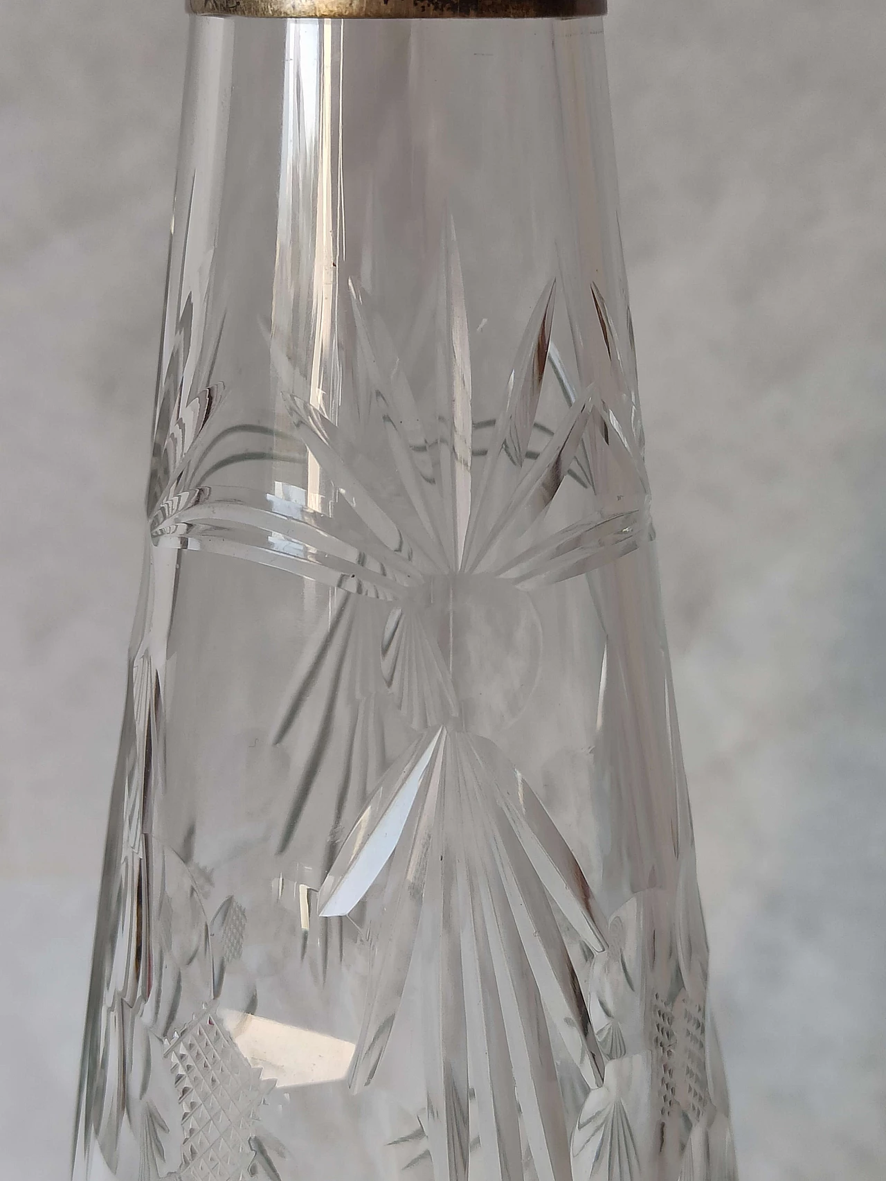 Bottiglia in cristallo Baccarat con collo in argento, anni '70 5