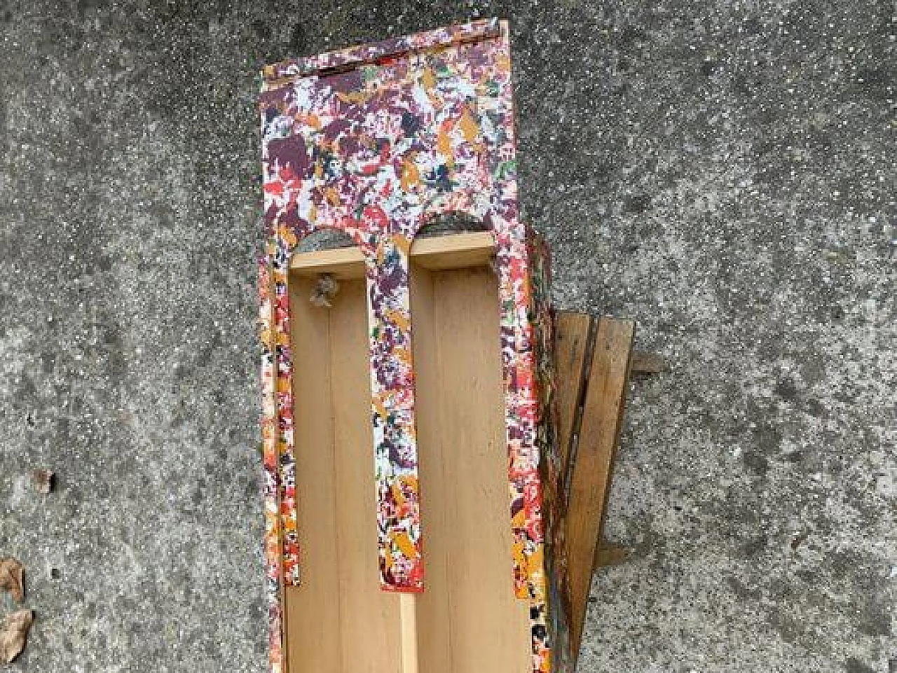 Porta bottiglie di vino in legno dipinto, anni 2000 2