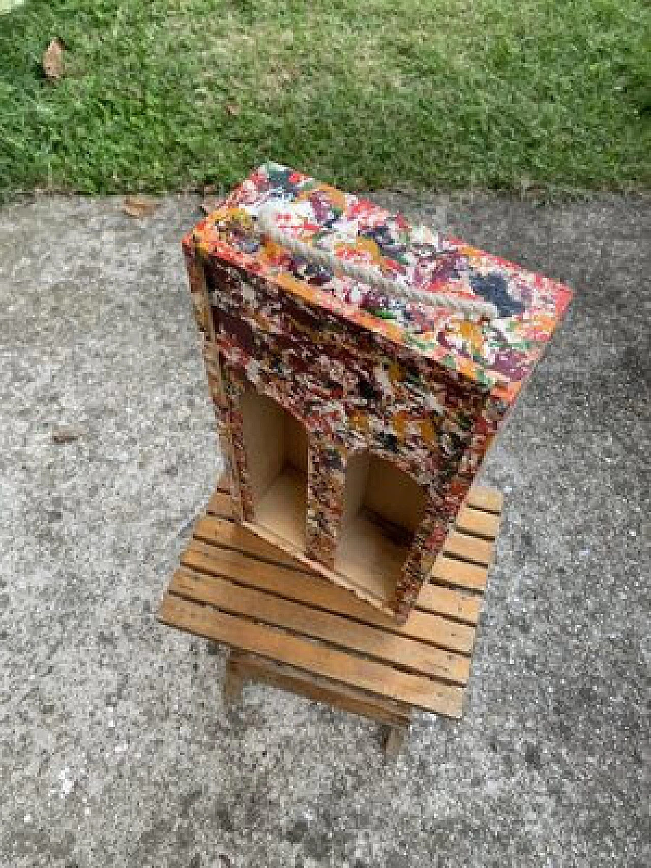 Porta bottiglie di vino in legno dipinto, anni 2000 4