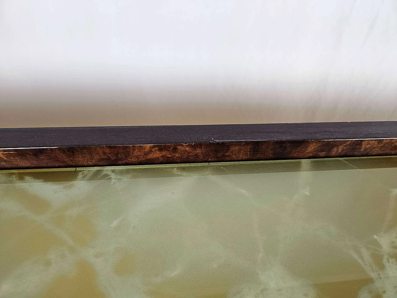 Cassettiera in legno e ottone con piano in vetro marmorizzato, anni '50 12