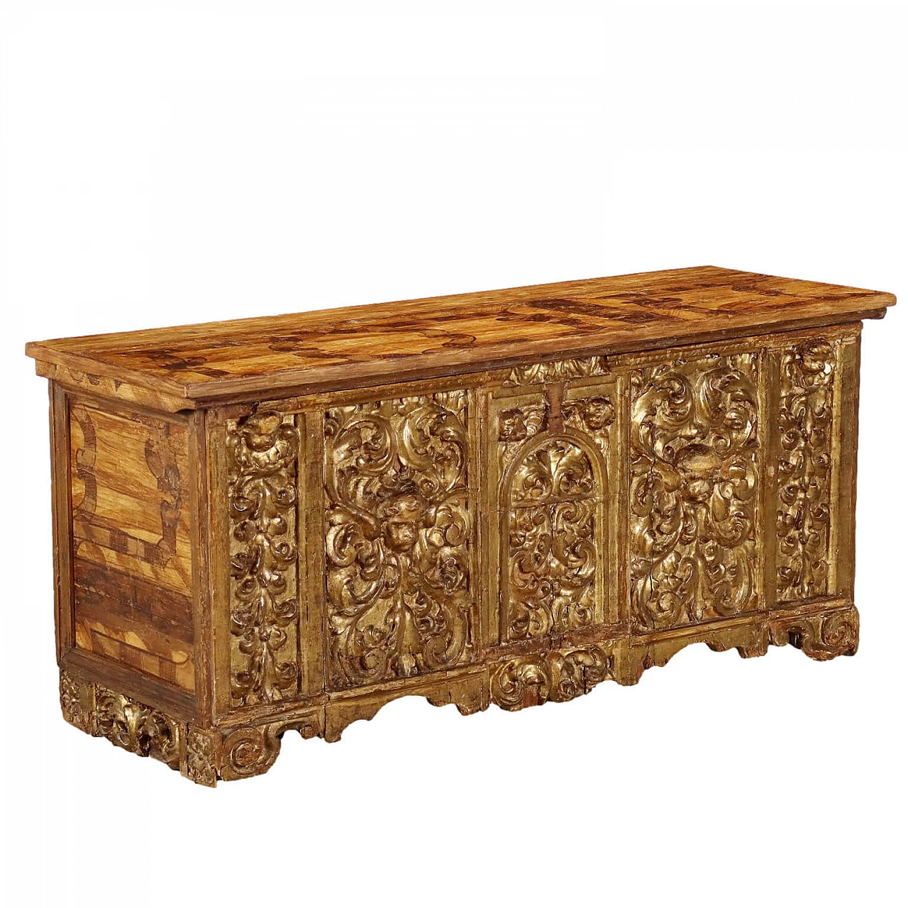 Carved and gilded wooden chest, 17th century 1