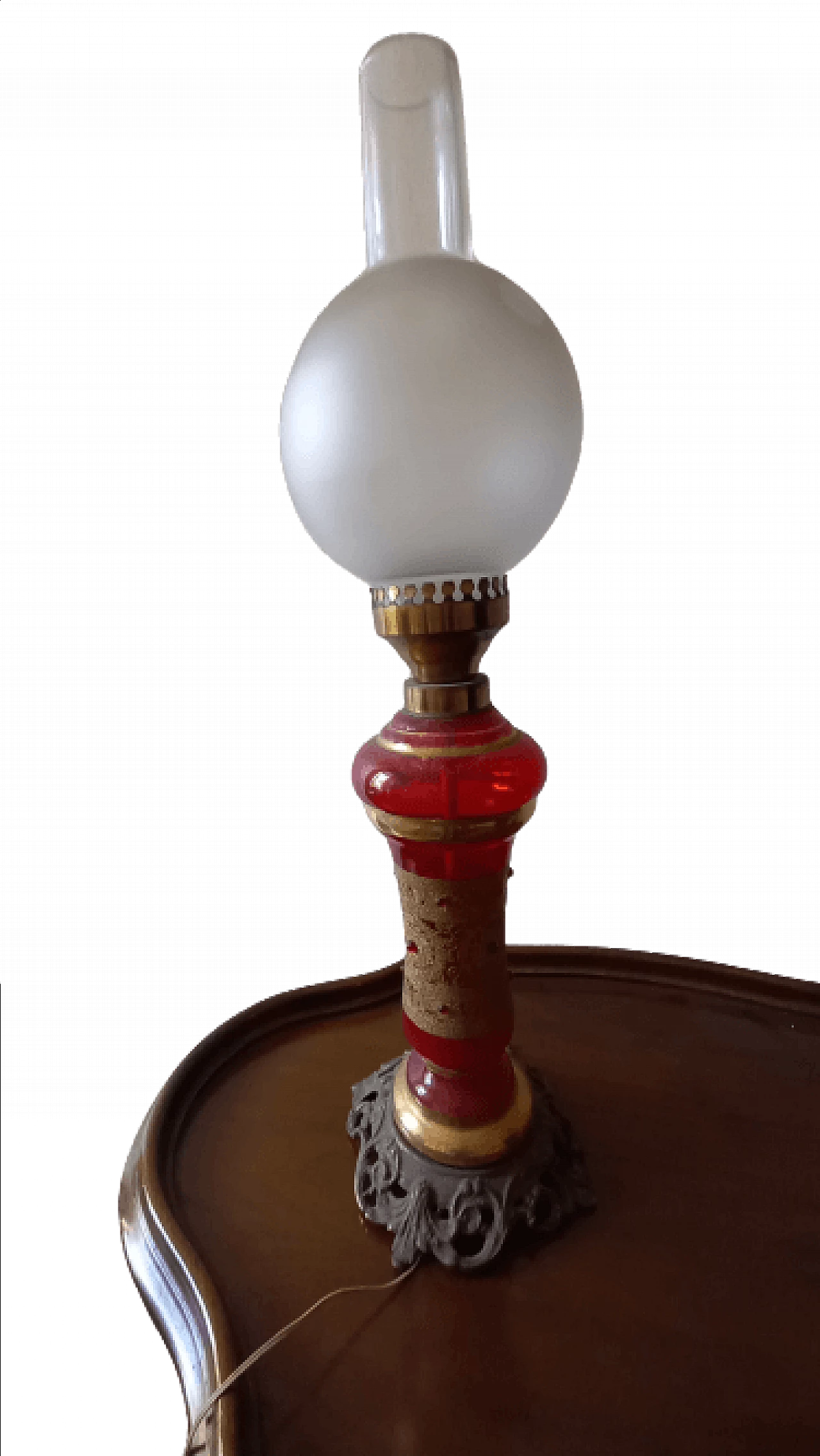 Lampada da tavolo in vetro rosso con decori dorati e base in bronzo, anni '60 1