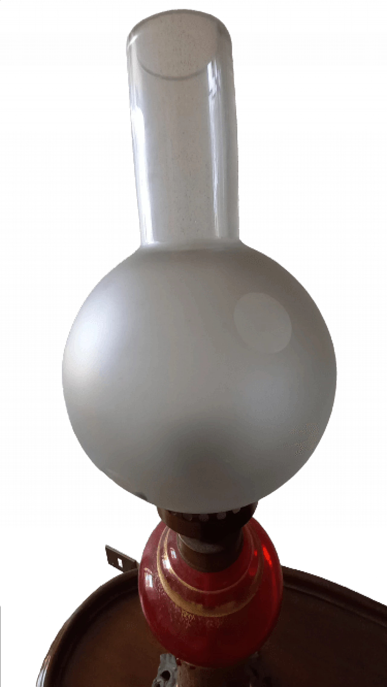 Lampada da tavolo in vetro rosso con decori dorati e base in bronzo, anni '60 3