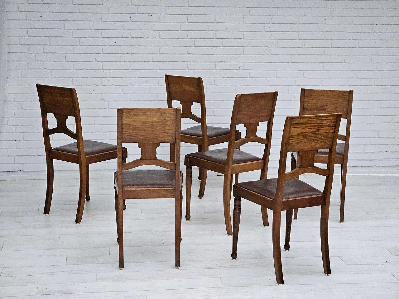 6 Scandinavian oak and leather chairs, 1930s 7