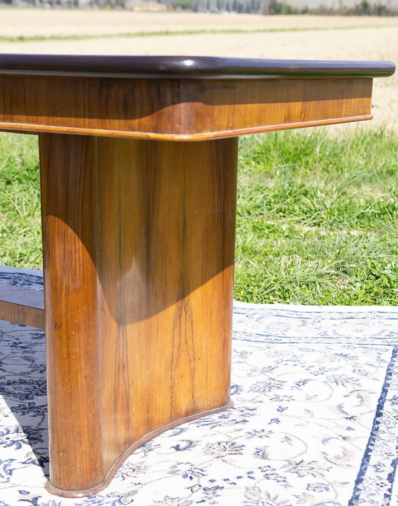 Art Deco blond walnut veneered and ebonized wood table, 1940s 1