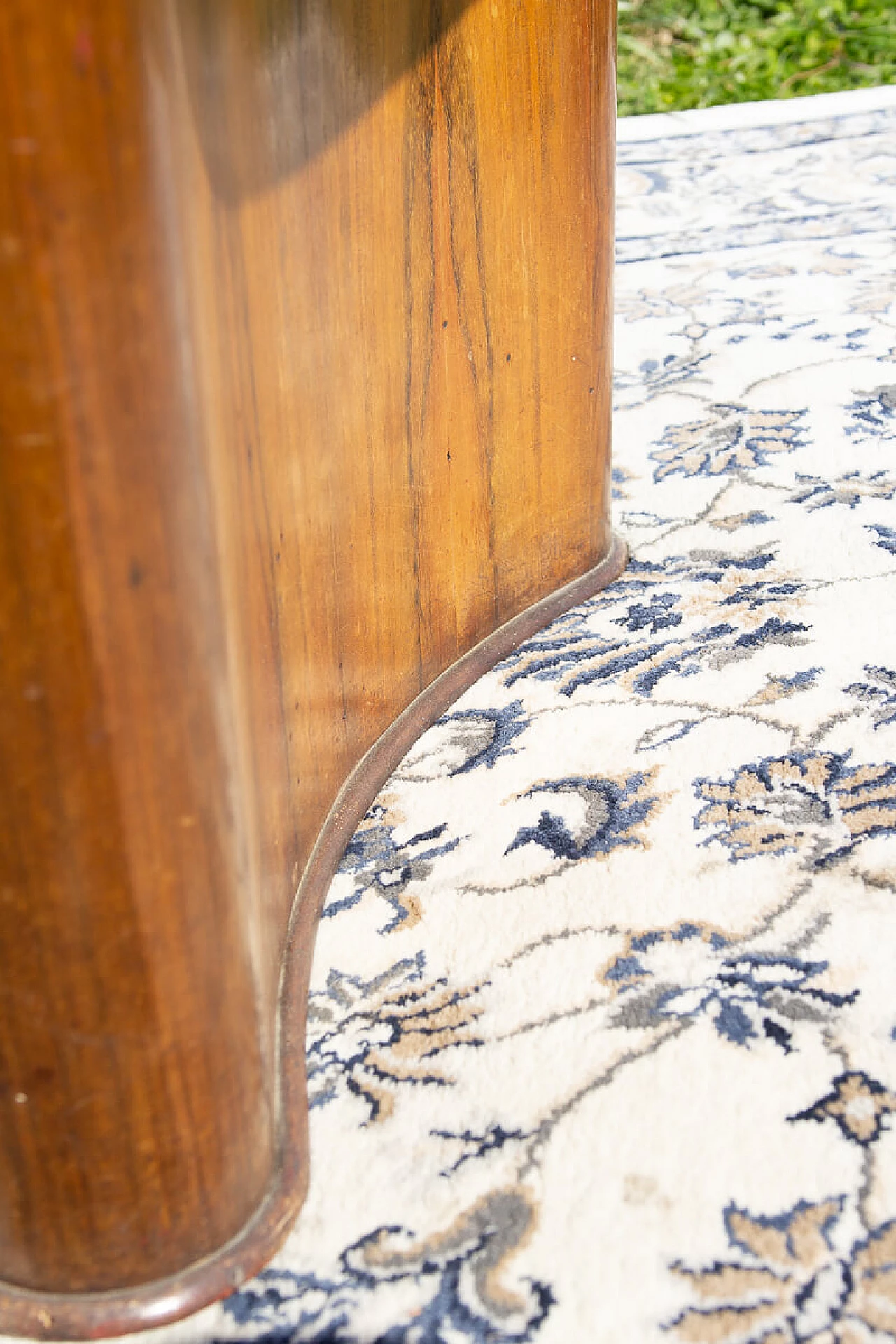 Art Deco blond walnut veneered and ebonized wood table, 1940s 3