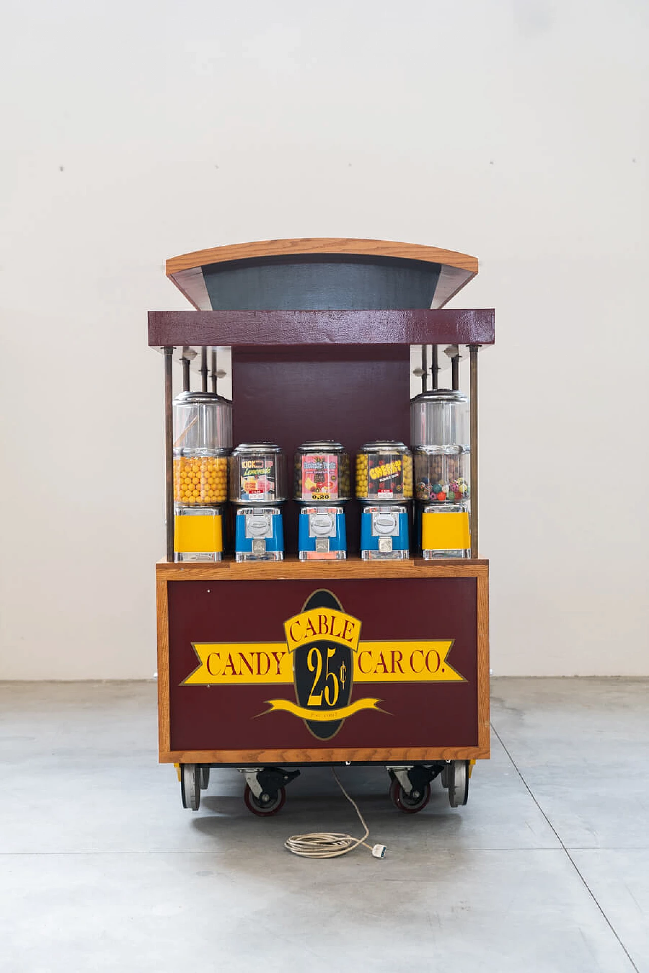 Distributore automatico di caramelle su ruote di Blackdog, anni 2000 3