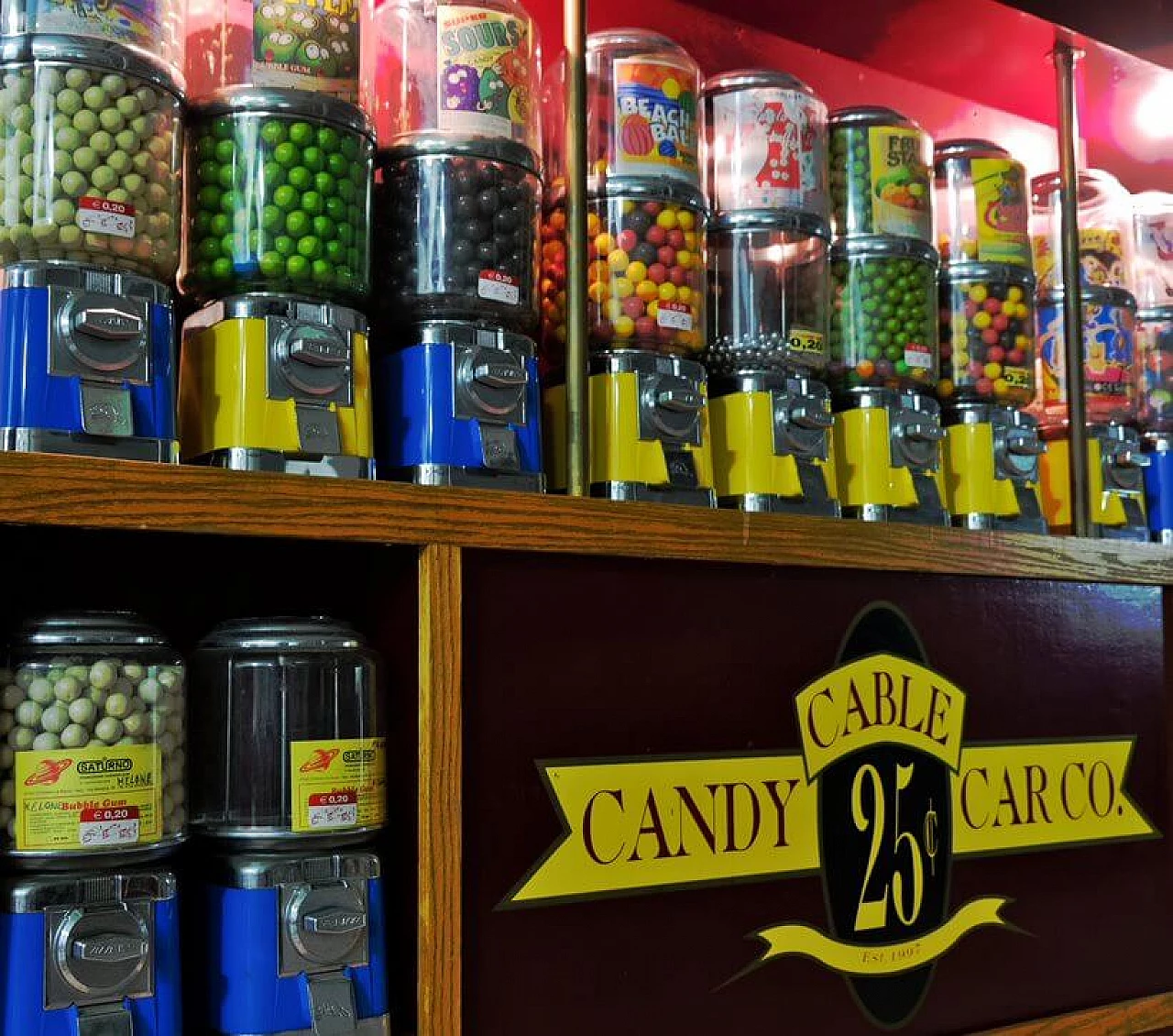 Distributore automatico di caramelle su ruote di Blackdog, anni 2000 35