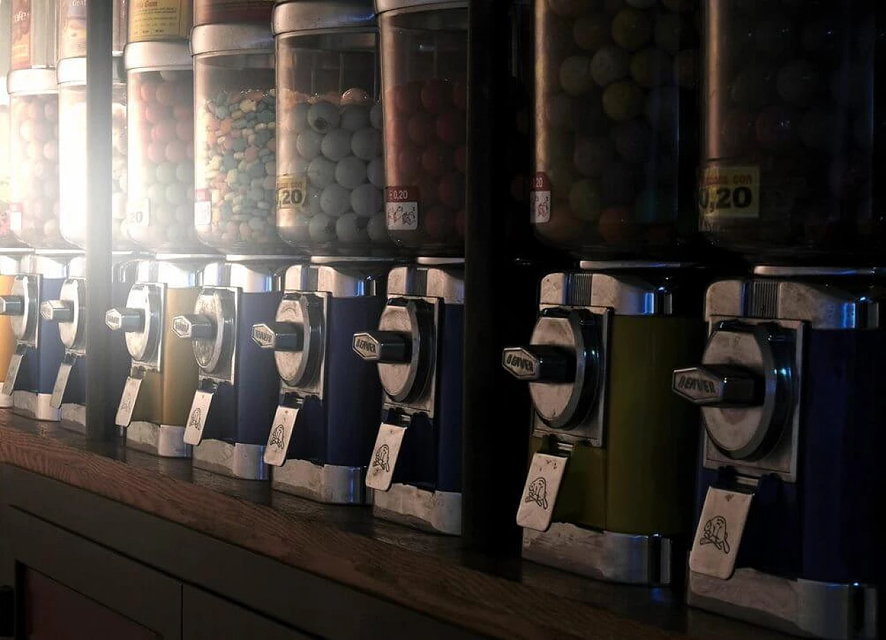 Distributore automatico di caramelle su ruote di Blackdog, anni 2000 37