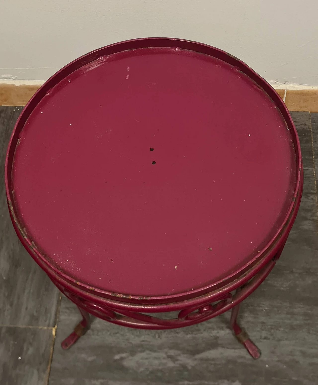 Pair of armchairs, coffee table and pouf in cyclamen wrought iron, 1970s 7