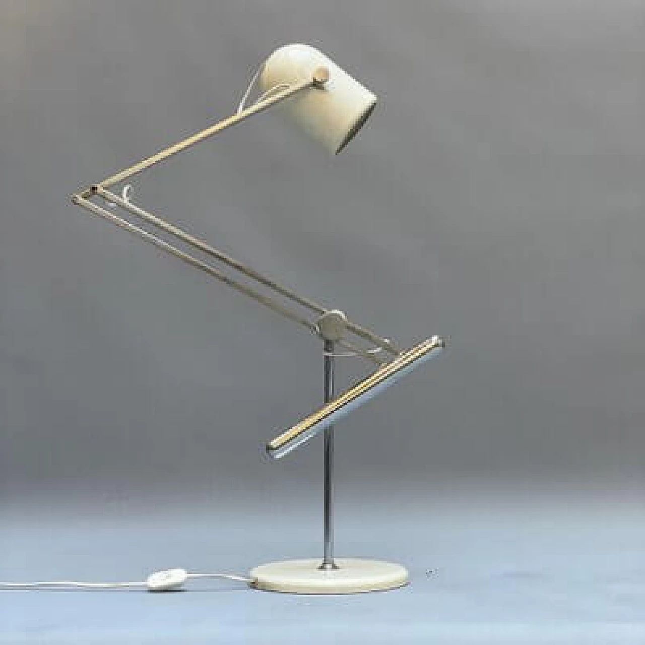 Lampada da tavolo in metallo e plastica di Goffredo Reggiani, anni '70 1