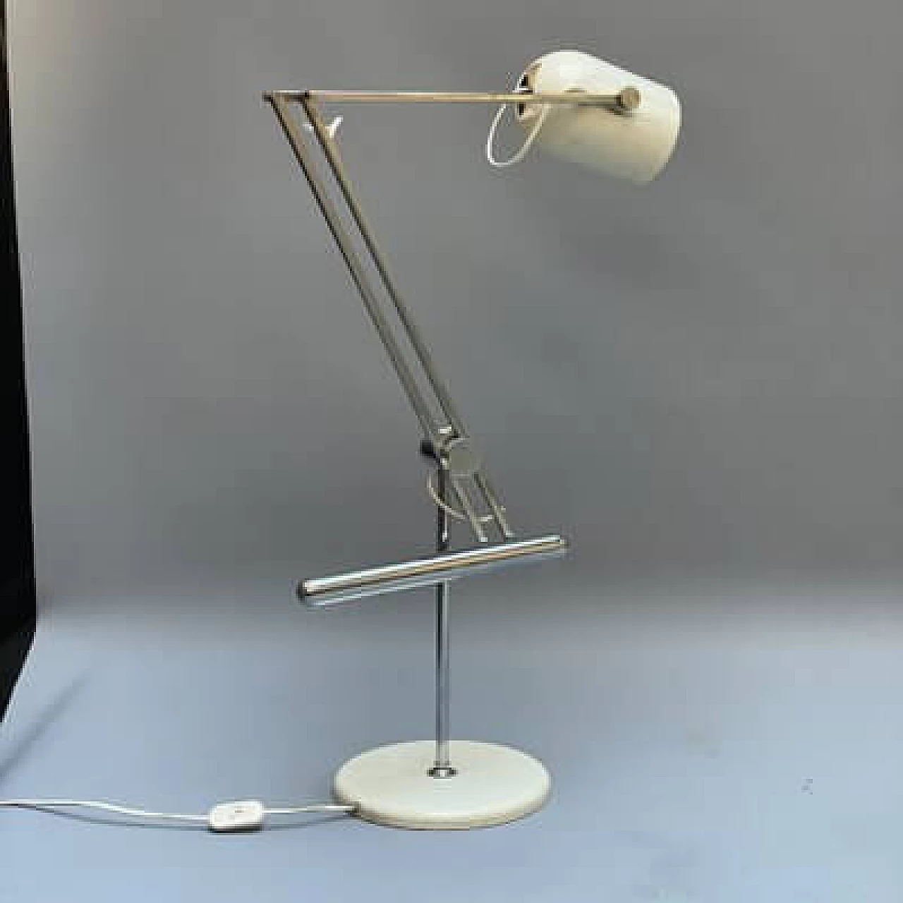 Lampada da tavolo in metallo e plastica di Goffredo Reggiani, anni '70 4