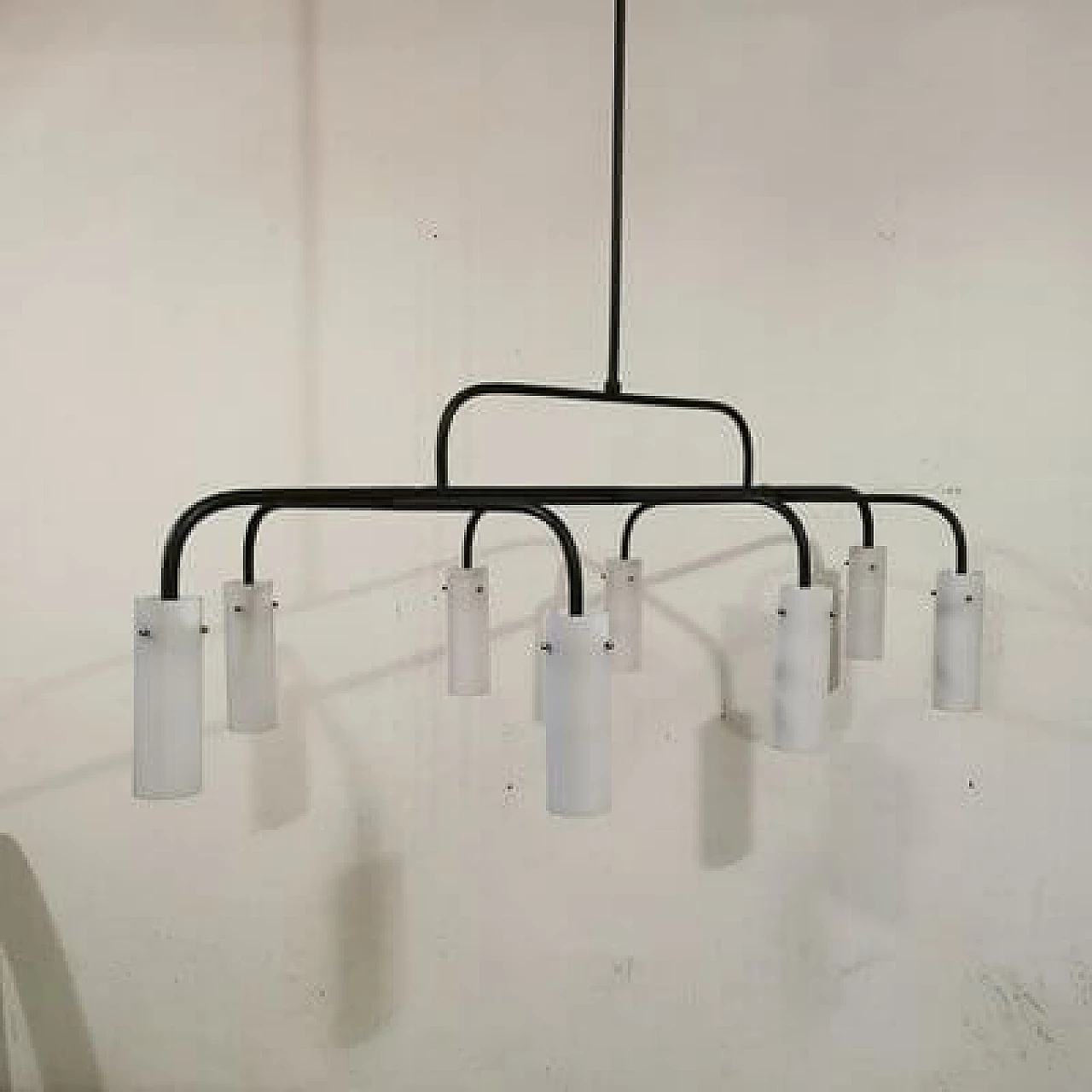 Lampadario a otto luci in metallo verniciato e vetro, anni '50 1