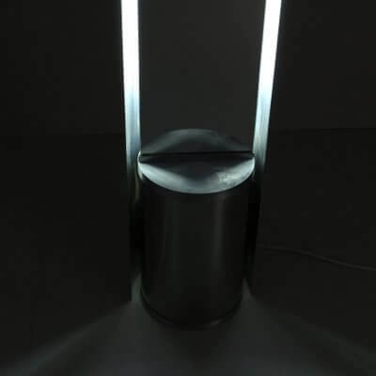 Specchio da terra retroilluminato in acciaio, anni '70 11