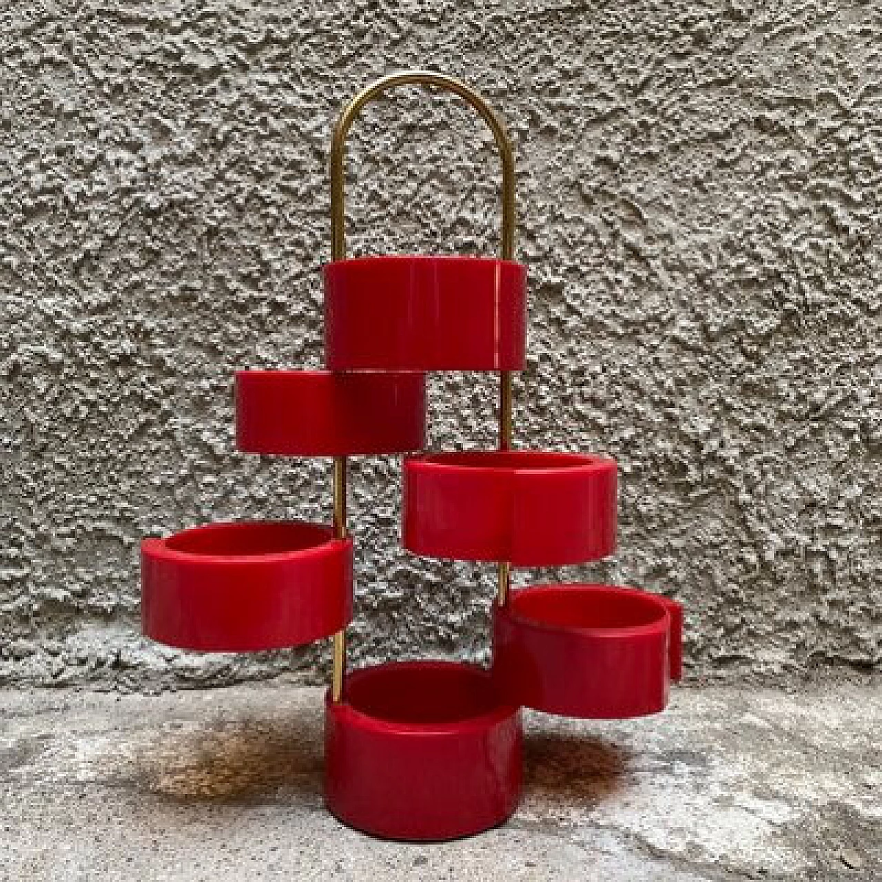 Red plastic and gilded metal étagère, 1980s 1