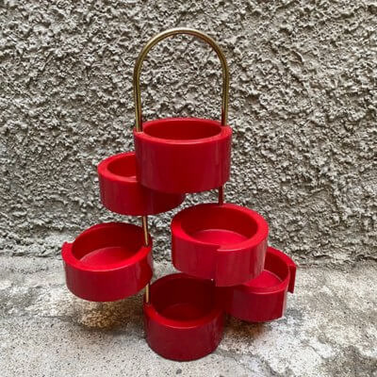 Red plastic and gilded metal étagère, 1980s 4