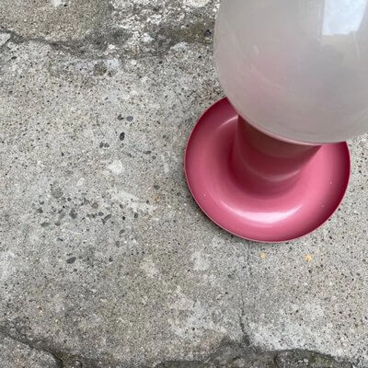 Pink metal and glass table lamp, 1970s 2