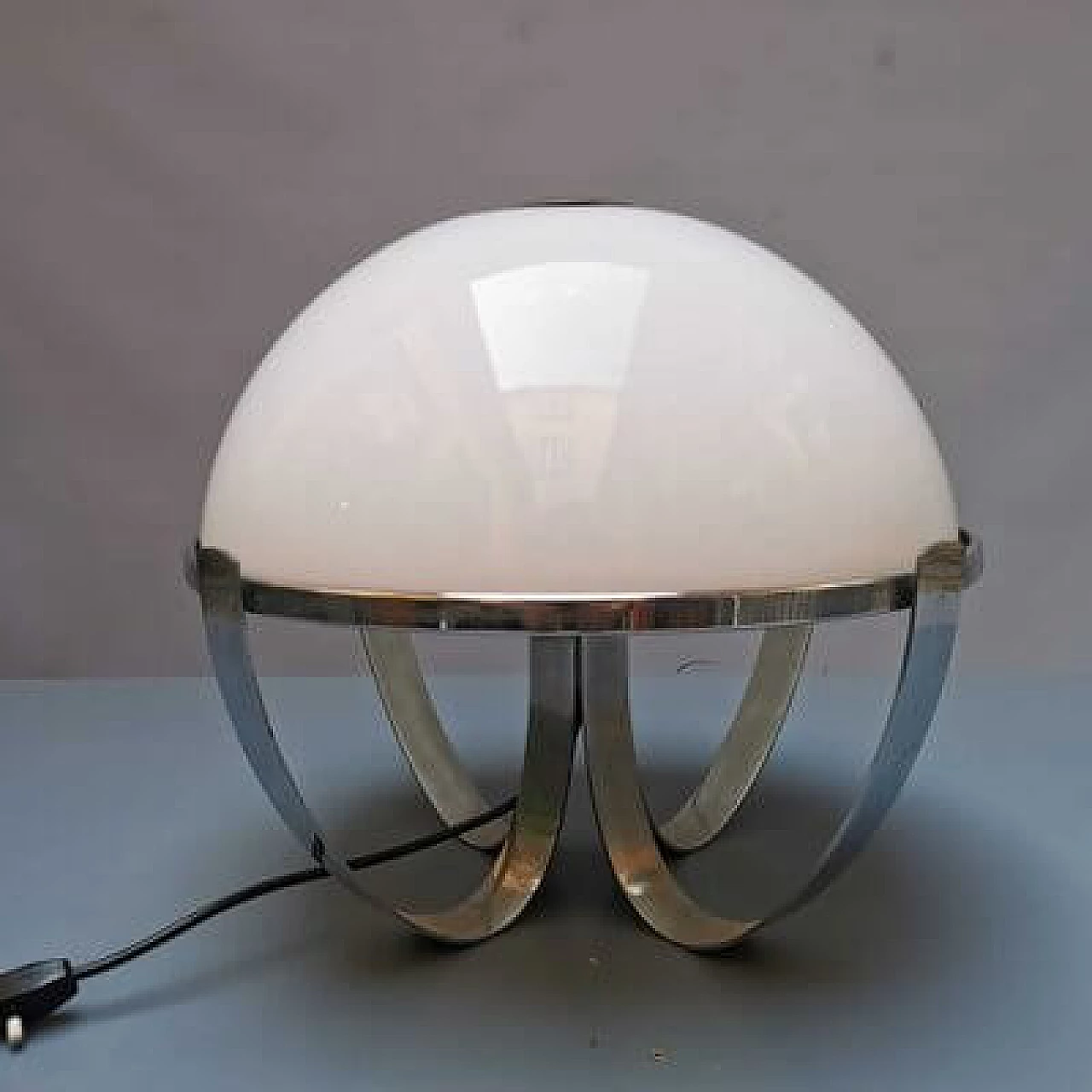 Lampada da tavolo in metallo e plastica di Goffredo Reggiani, anni '50 1