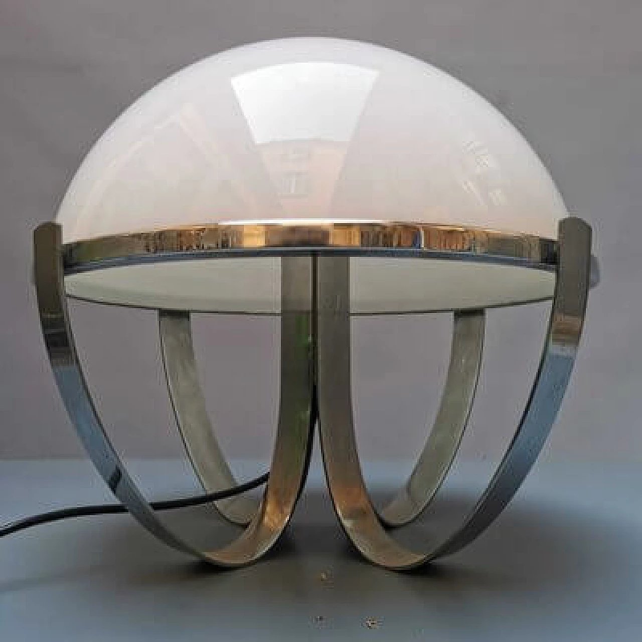 Lampada da tavolo in metallo e plastica di Goffredo Reggiani, anni '50 4