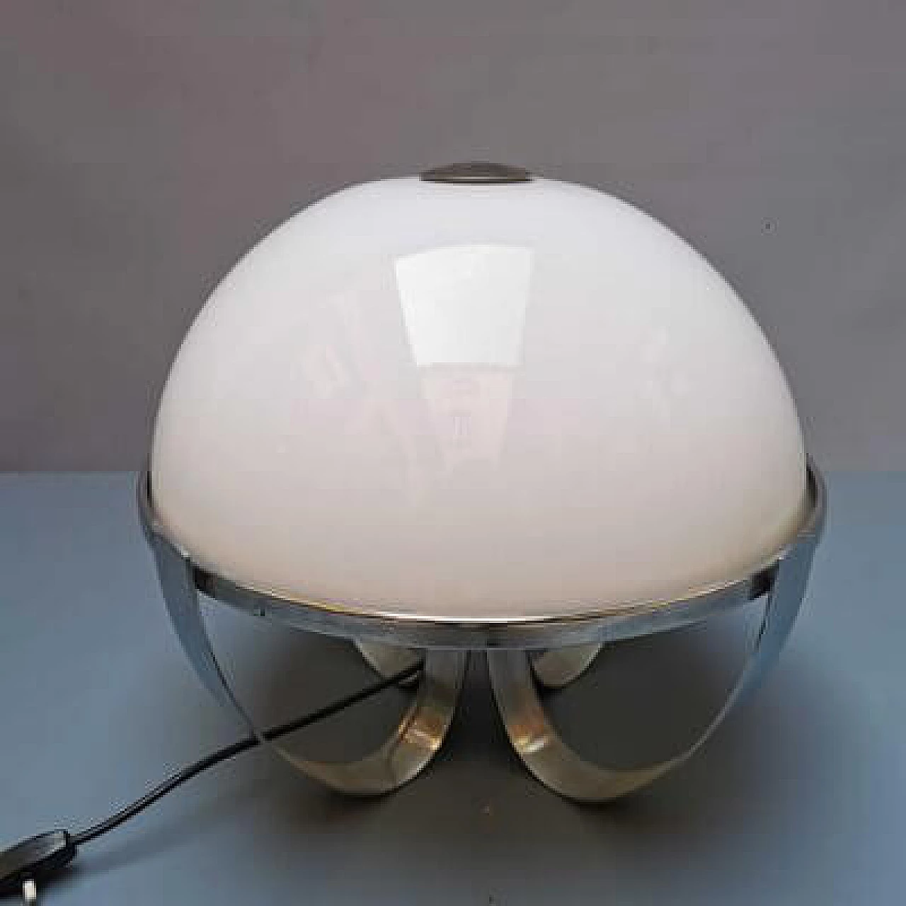 Lampada da tavolo in metallo e plastica di Goffredo Reggiani, anni '50 5