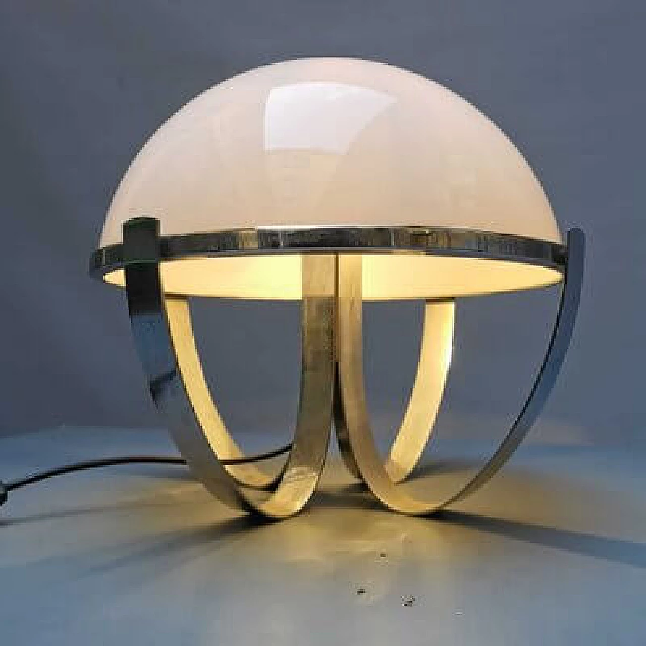 Lampada da tavolo in metallo e plastica di Goffredo Reggiani, anni '50 6
