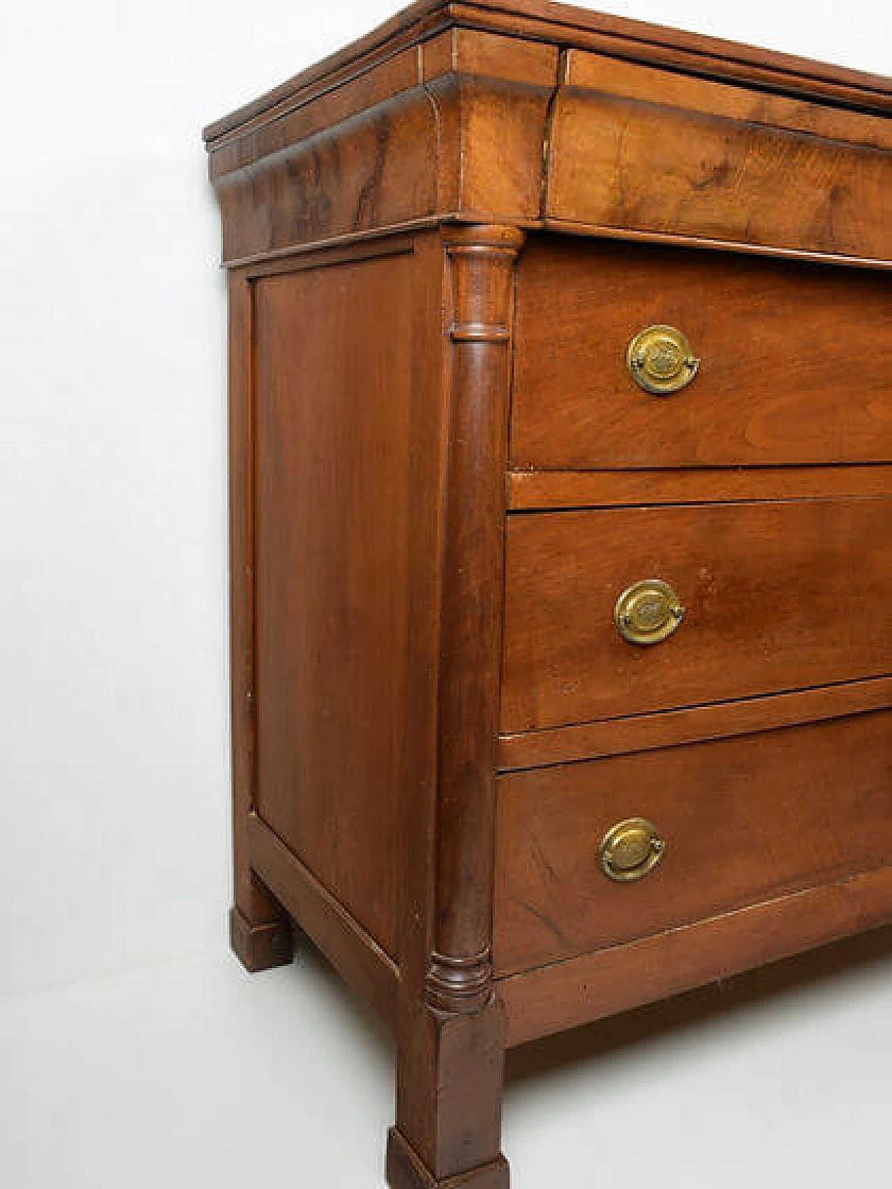 Cassettone Impero piemontese in noce massello, inizio '800 1