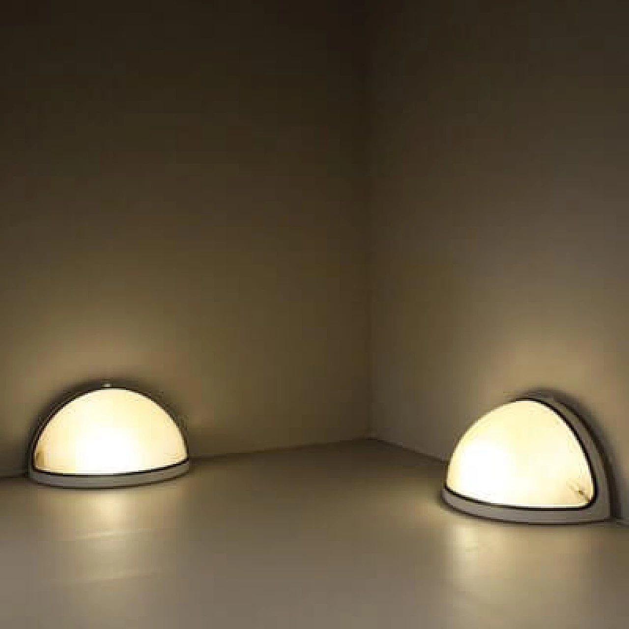 Pair of lamps by Gian Nicola Gigante for Zerbetto, 1970s 3