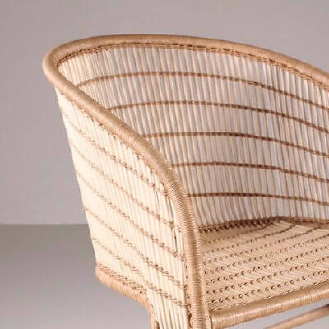 Flo armchair by Patricia Urquiola for Driade 3