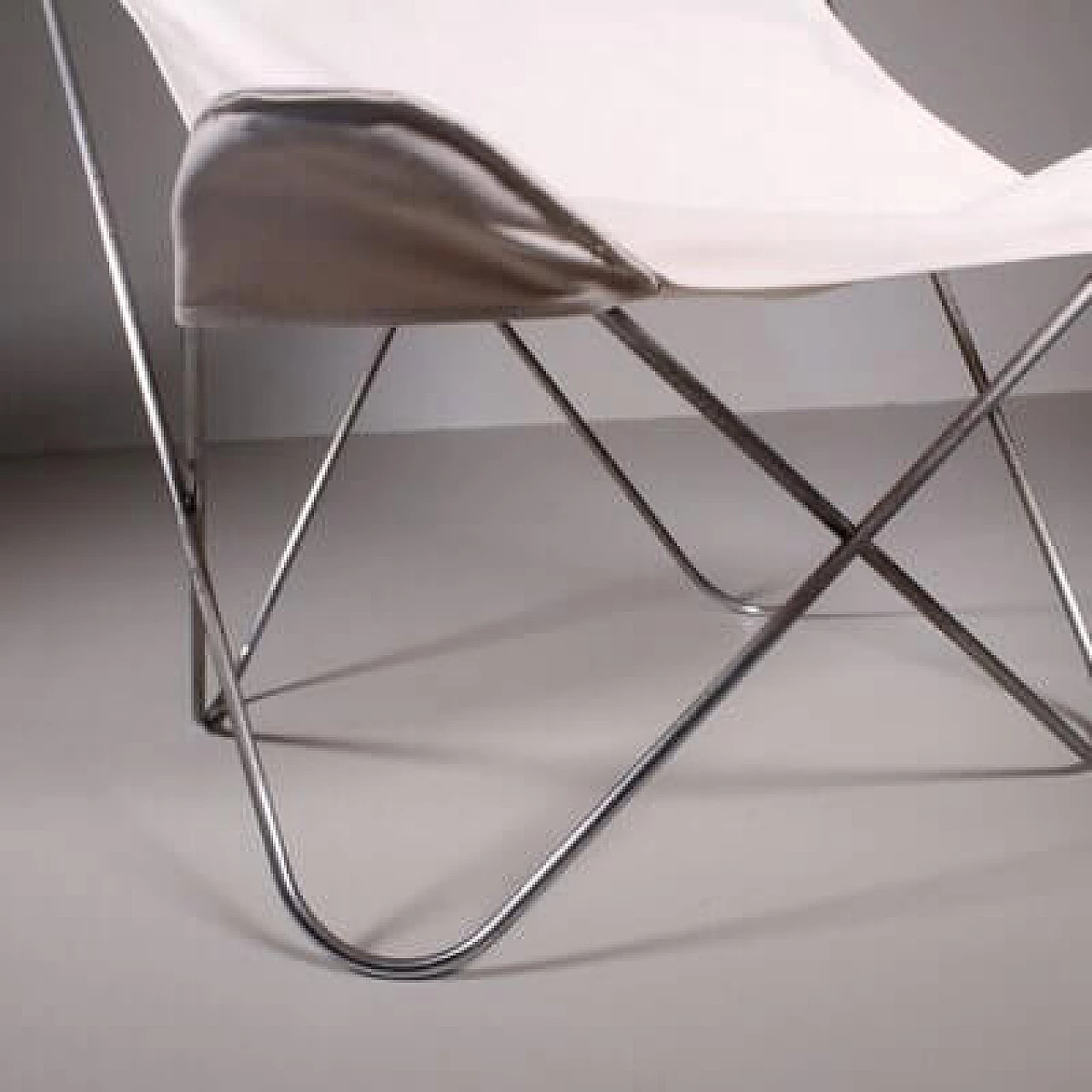 Steel and white fabric Tripolina chair, 1960s 4