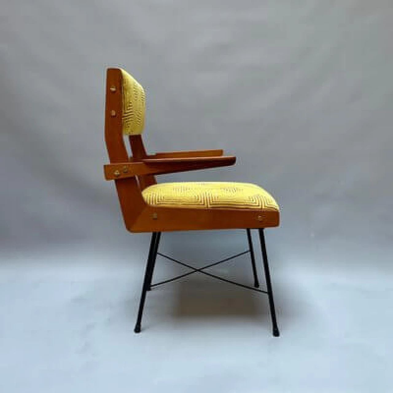 Sedia in velluto con pattern geometrico, anni '50 31