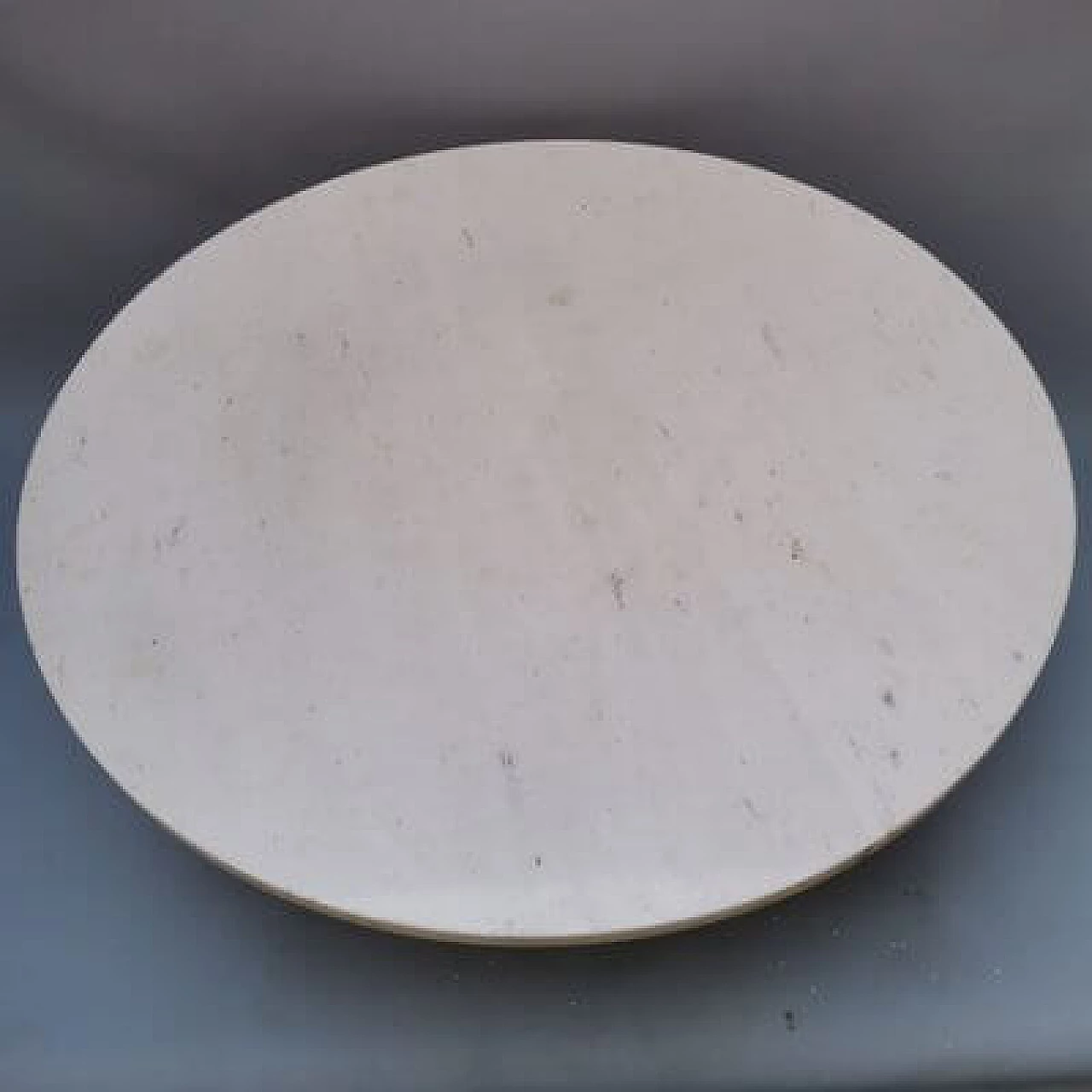 Coffee table with white Carrara marble top and metal base, 1970s 16