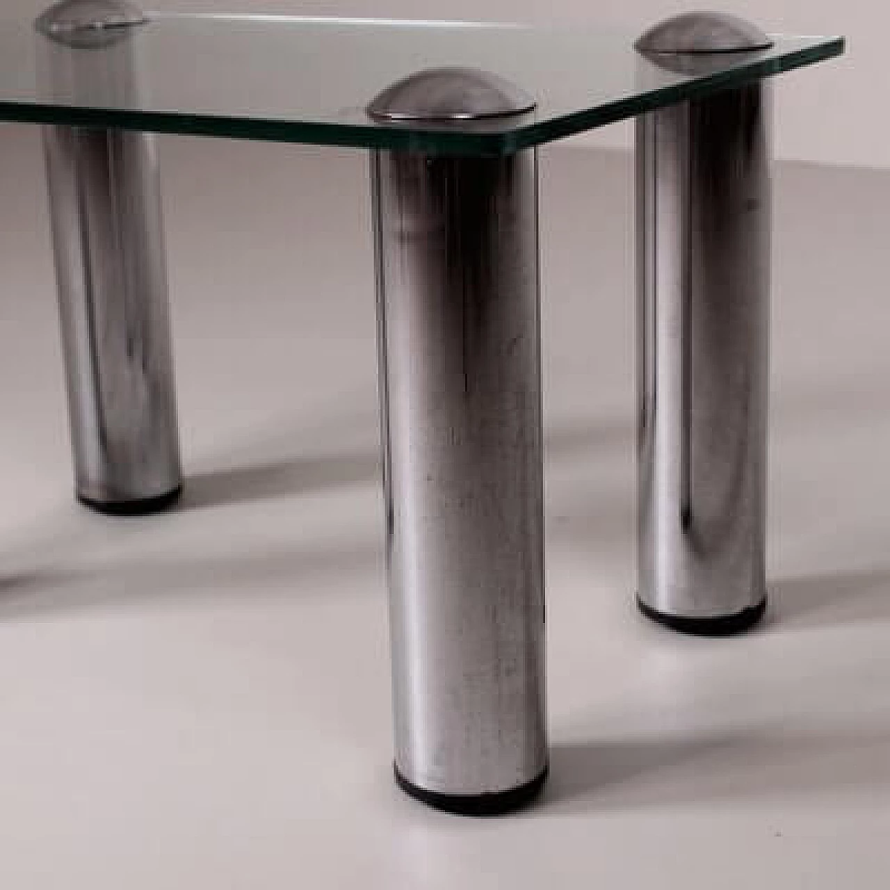 Tavolino in acciaio con piano in vetro, anni '70 9
