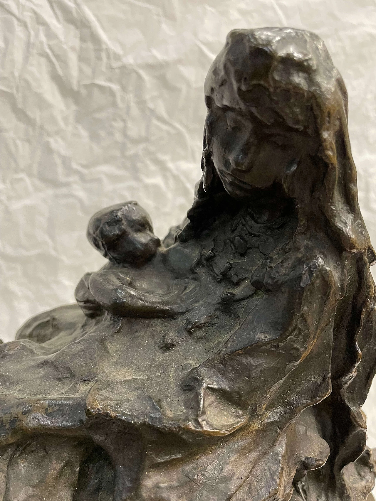 Bedouin Maternity, bronze sculpture in the style of Ernesto Bazzaro, early 20th century 3