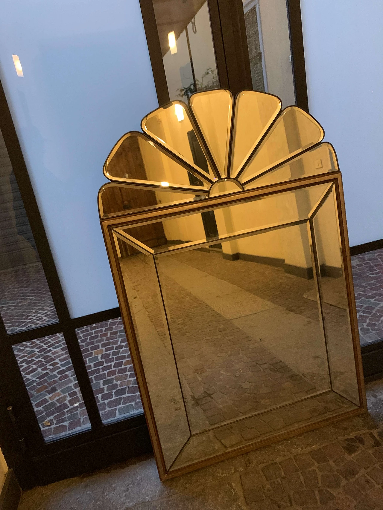 Specchiera con profili in ottone, anni '60 2