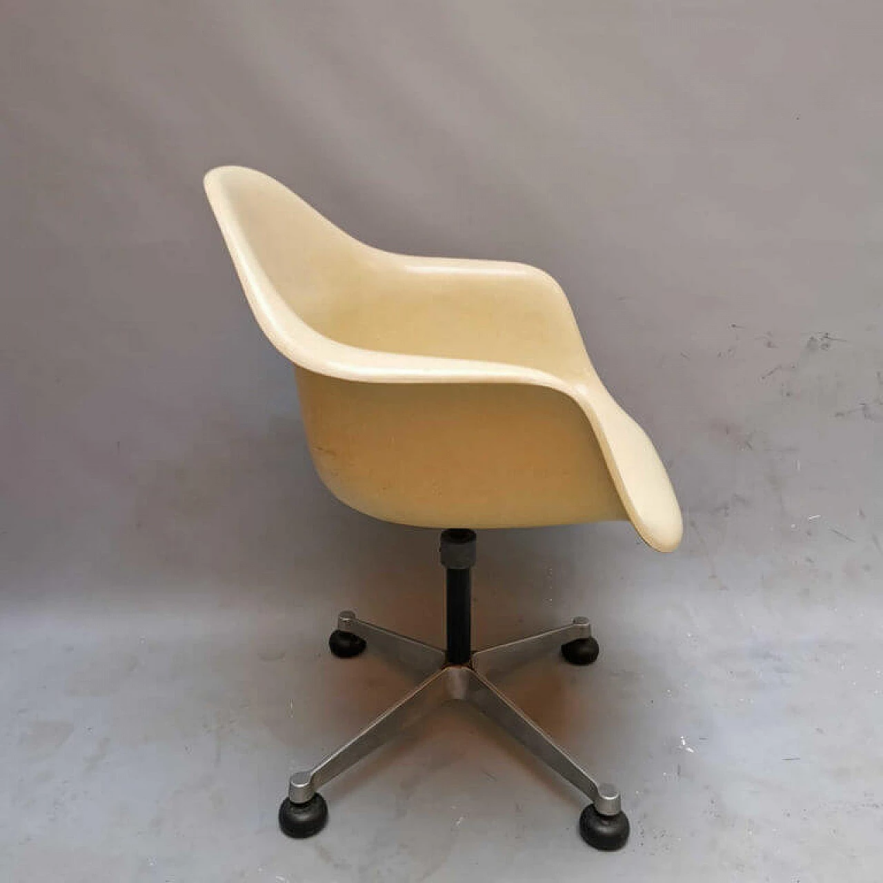 Armchair by Charles and Ray Eames for Herman Miller, 1970s 1