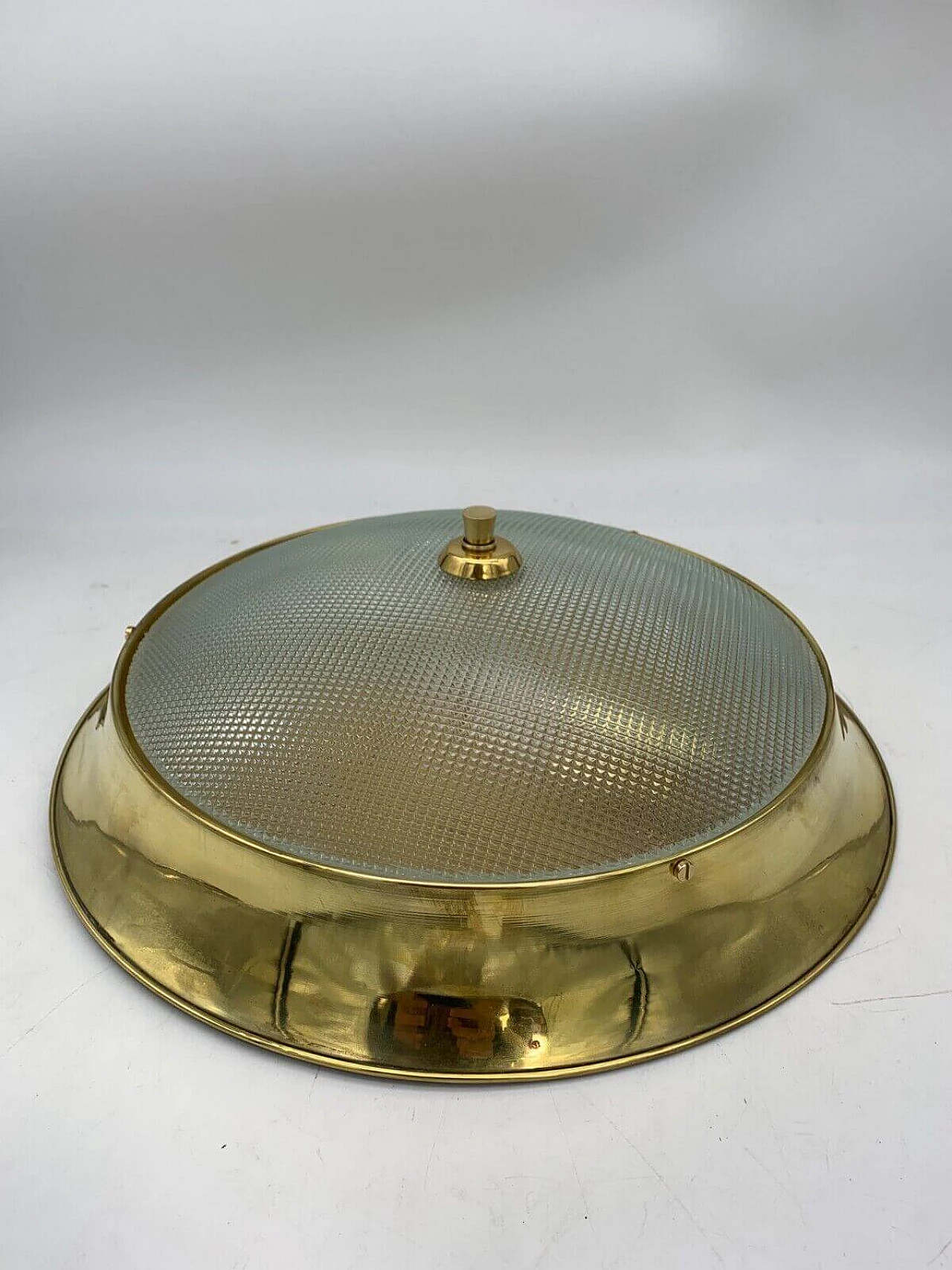 Plafoniera in ottone e  vetro attribuita a Fontana Arte, anni '60 1