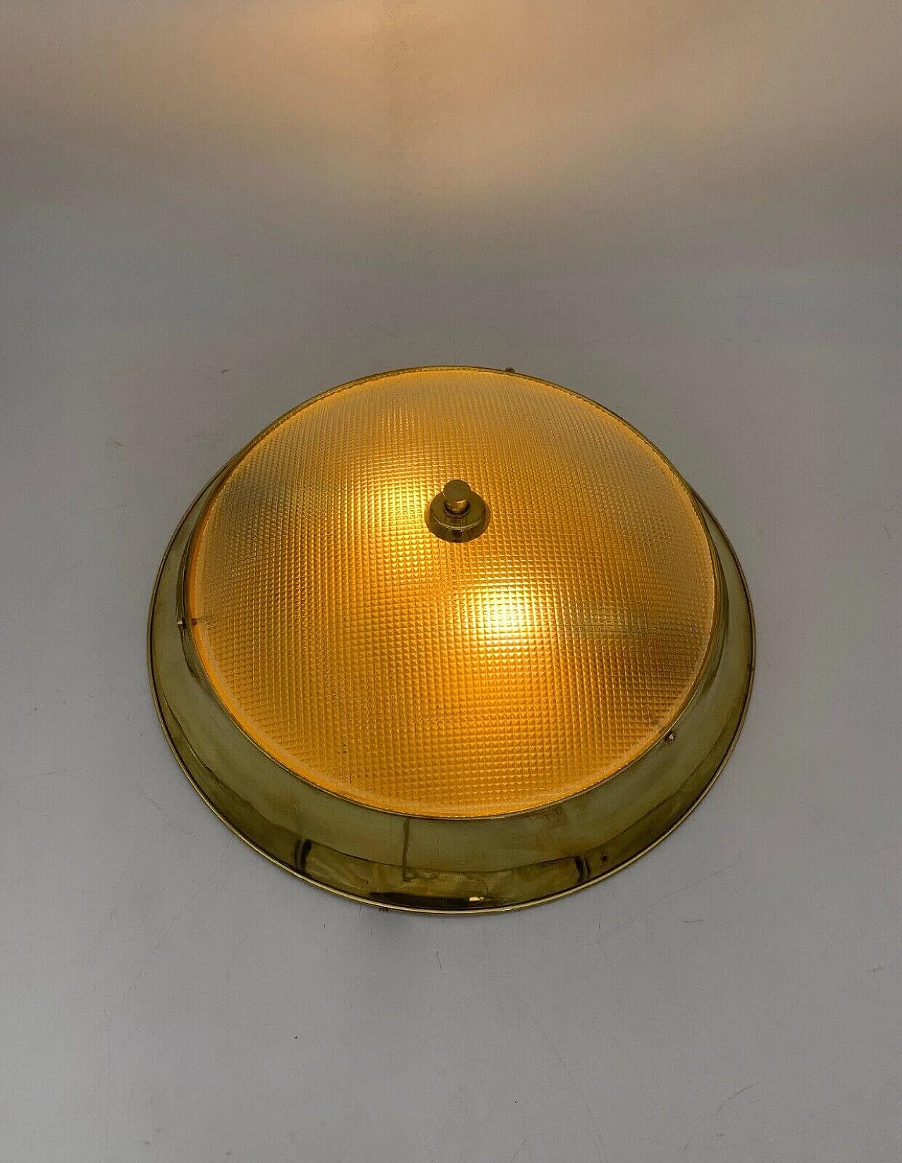 Plafoniera in ottone e  vetro attribuita a Fontana Arte, anni '60 5