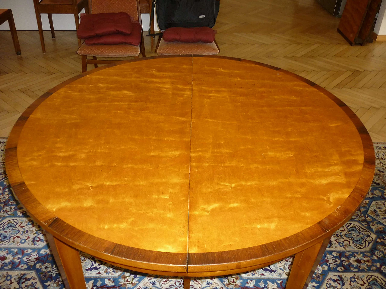 Tavolo Biedermeier allungabile in ciliegio e radica di betulla, '800 1